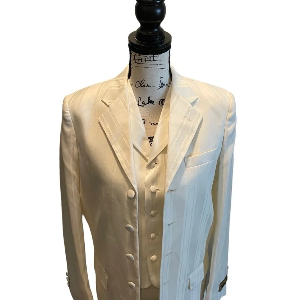 Falcone dusk vested